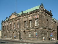 https://upload.wikimedia.org/wikipedia/commons/8/82/Muzeum_Narodowe_Galeria_Malarstwa_Poznań_RB1.JPG