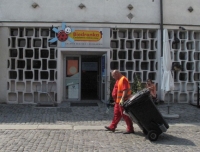 Happening związany z pr&oacute;bą likwidacji galerii Fot.ManuFAktura